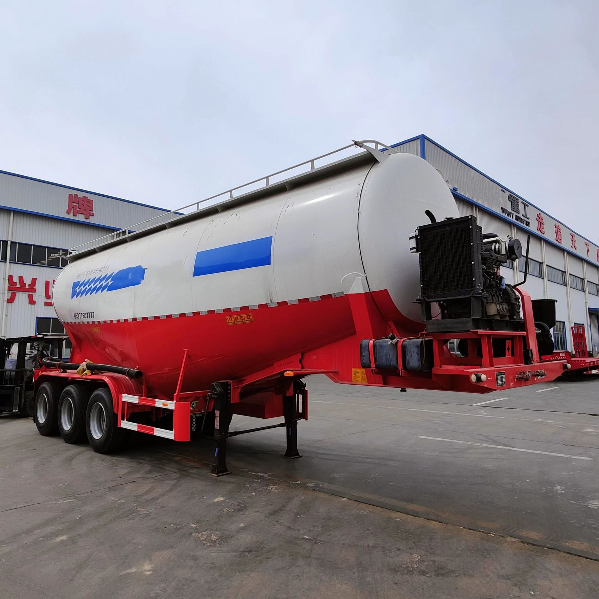 W Shape 60cbm Bulk CementTanker