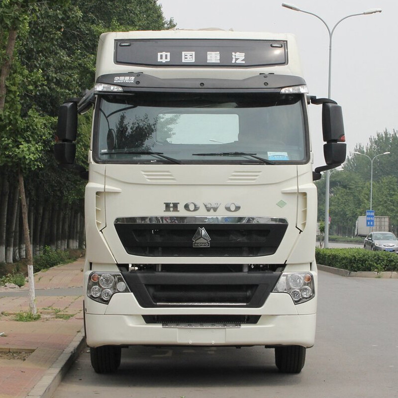 Used HOWO T7h 4*2 440 HP Euro 5 Truck Head Tractor for Sale
