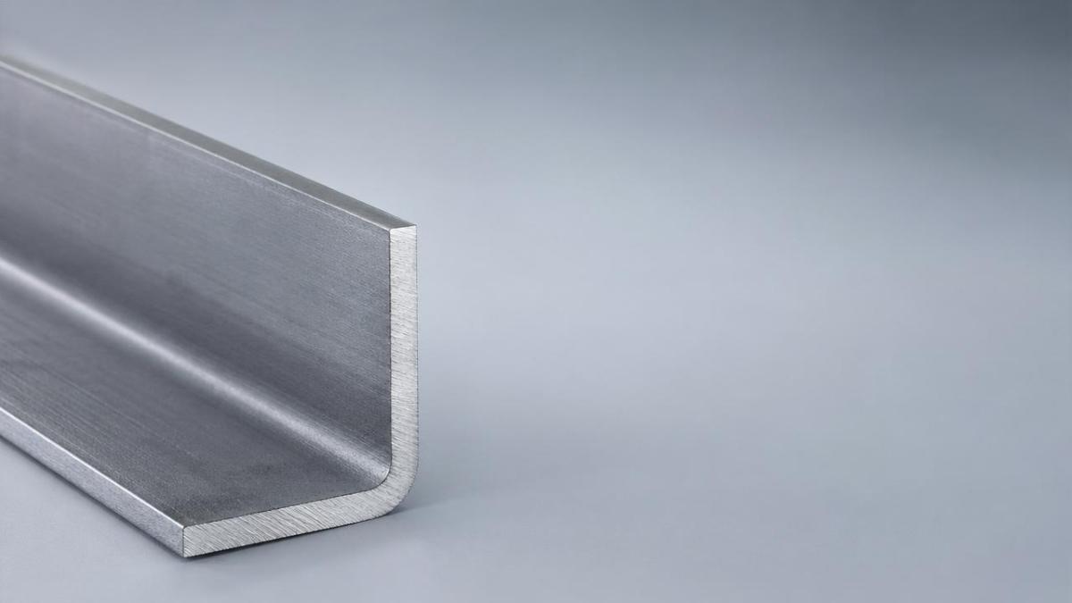 How much springback should you expect in structural steel bending for L-sections? Quanto retorno elástico deve ser esperado na dobra de aço estrutural para perfis em L?