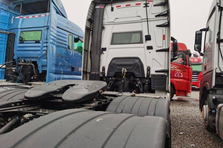 Camion lourd Shaanxi Automobile Delong X6000, 610hp, 6x4, transmission automatique AMT, double entraînement, tracteur routier utilisant Weichai.