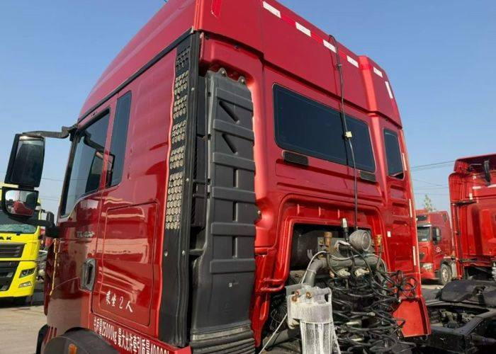 Camion lourd HOWO TX, 460 chevaux, tracteur 6x4 (norme d'émission China V), double entraînement, tracteur routier d'occasion du China National Heavy Duty Truck Group.