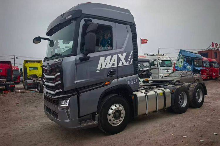 Camión pesado HOWO Max, 480 caballos de fuerza, unidad tractora 6x4, doble tracción, unidad tractora MAN usada.