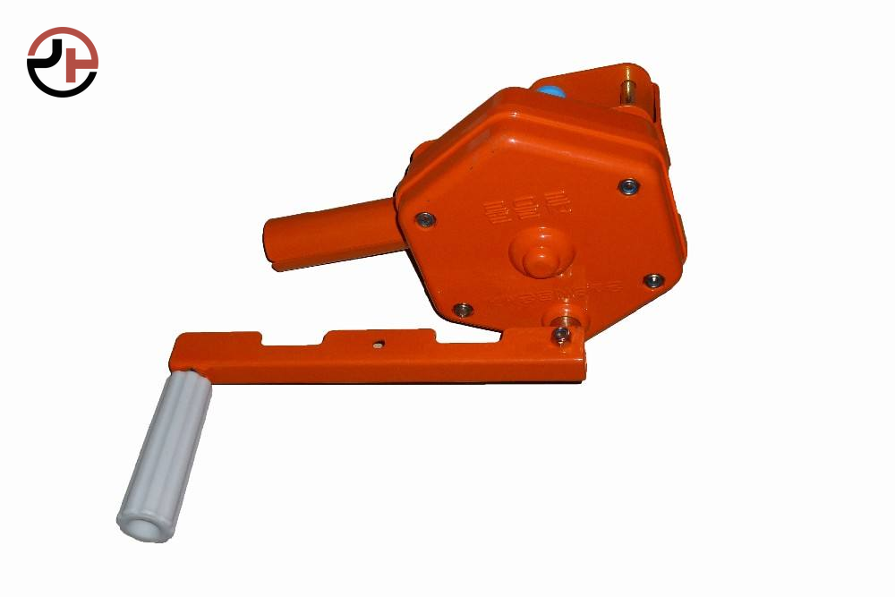 Manual film roller