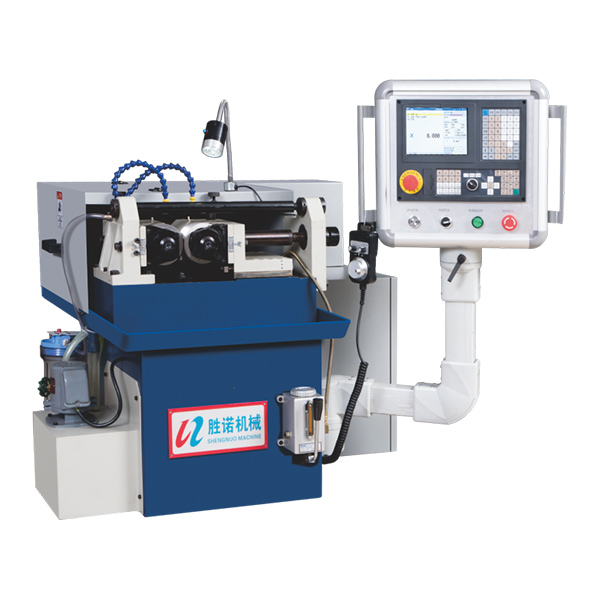 How to adjust a gear hobbing machine?