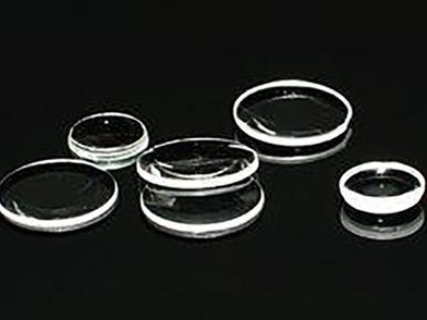 Custom Acrylic Lenses: Rejecting Weight and Risk