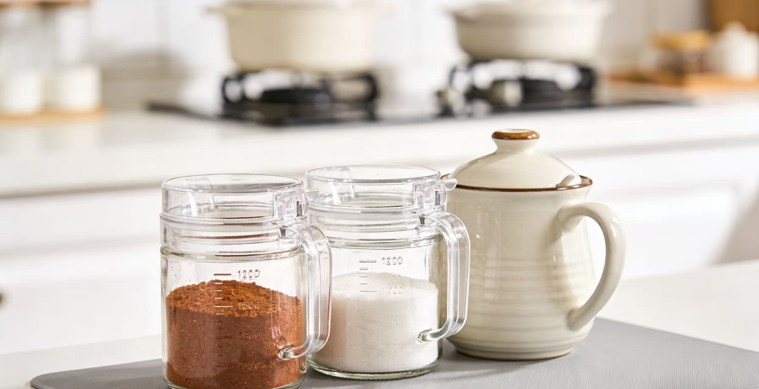 Acrylic condiment bottle: a new choice for kitchen storage