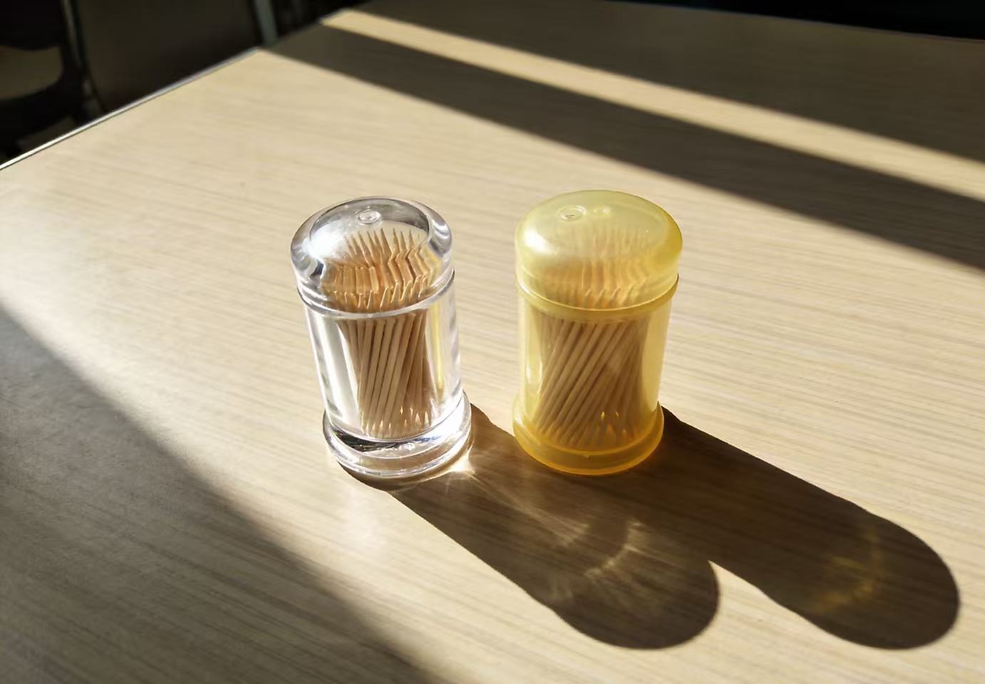 Transparent Acrylic Toothpick Bottle: Say Goodbye to Cheap Plastic