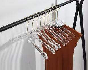 Acrylic high-transparency clothes hanger, making storage a small but beautiful thing