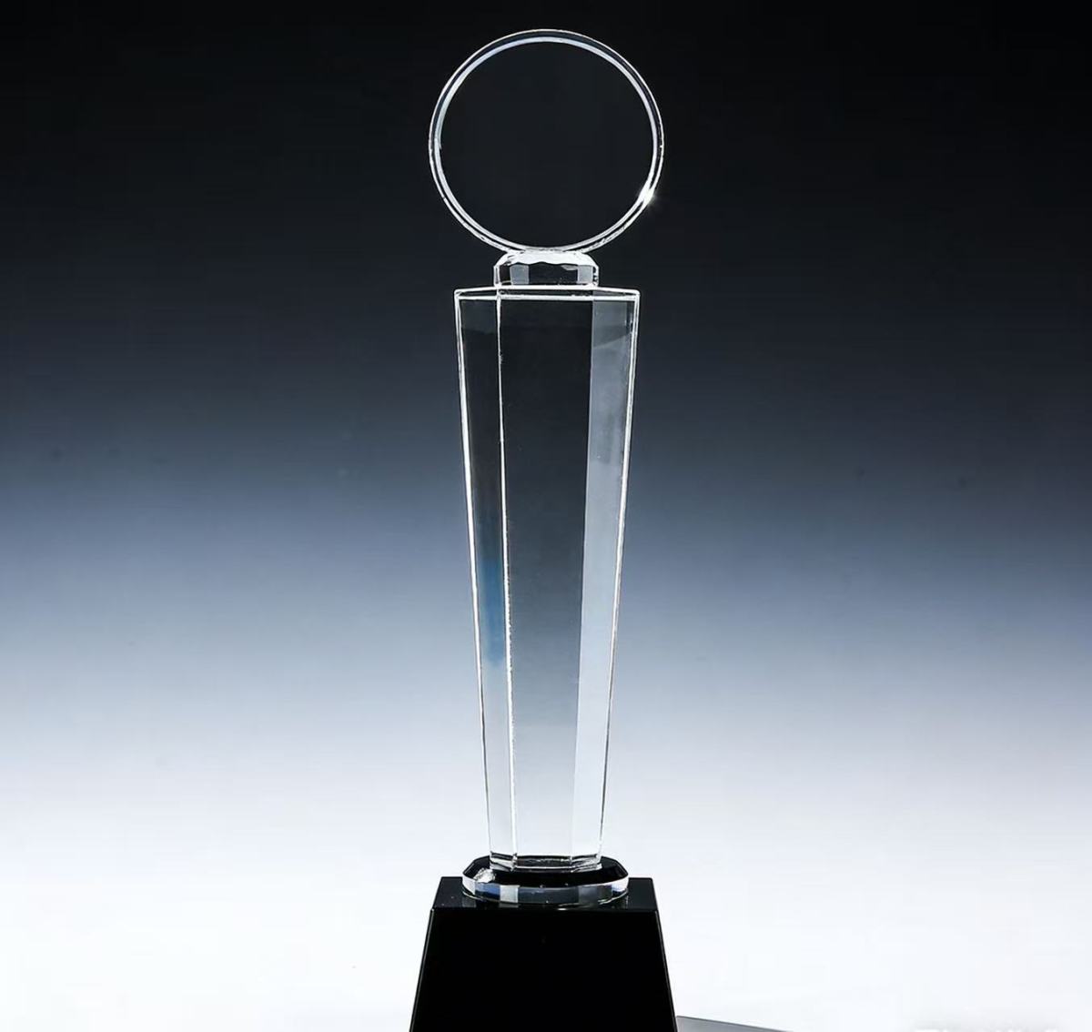 亚克力奖杯1 Your personal honor, custom-tailored! Acrylic trophies unlock endless possibilities