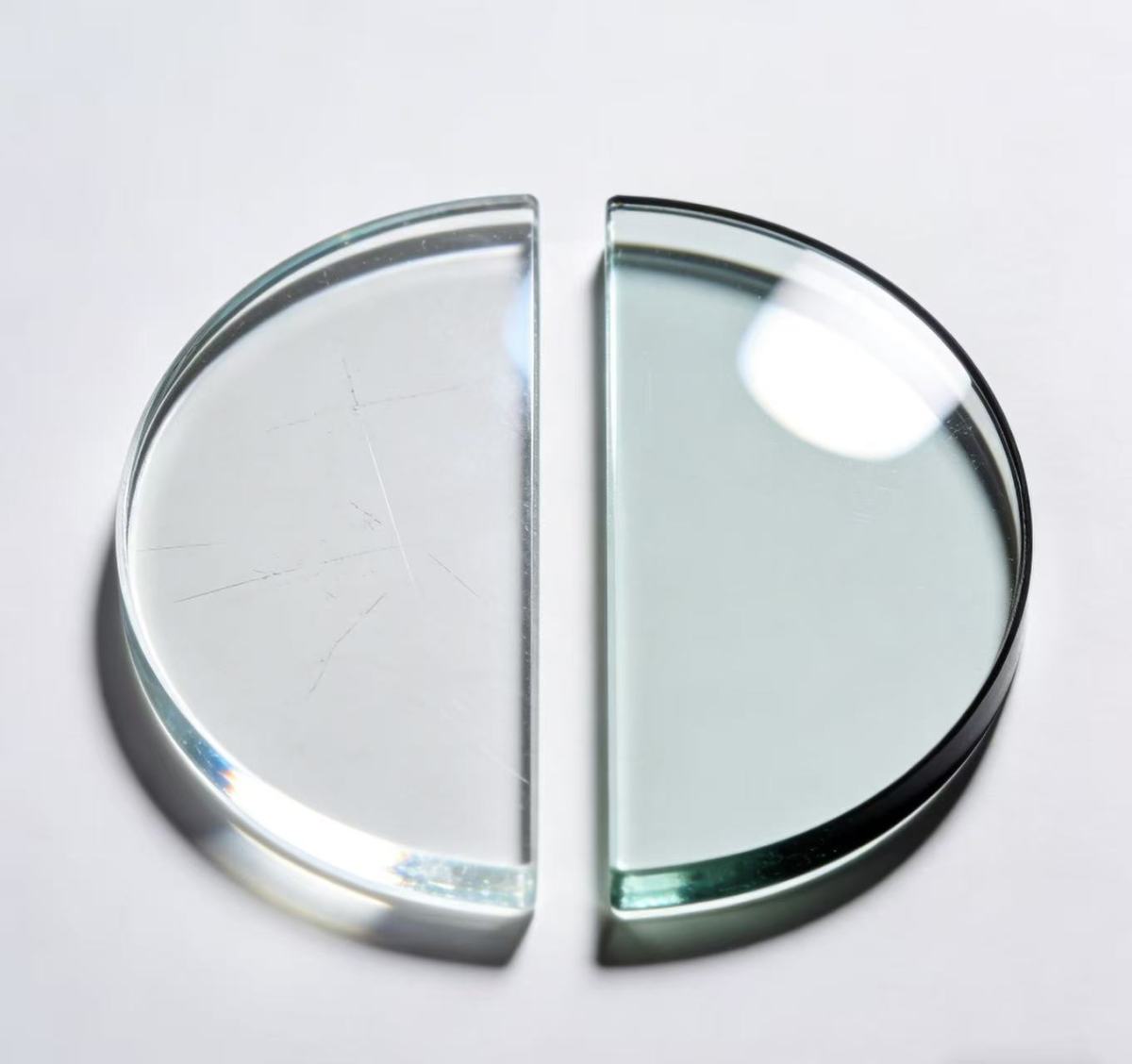 A Comprehensive Guide: Acrylic Lenses vs Glass Lenses – How to Make the Right Choice?