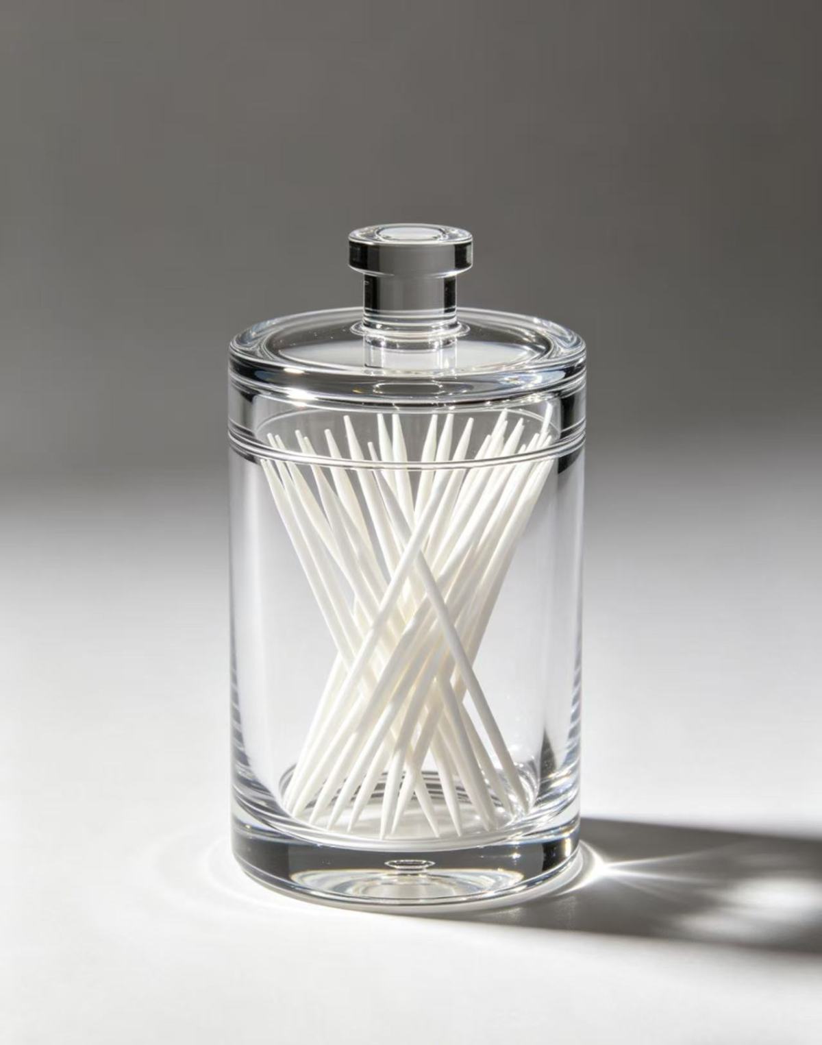 Acrylic toothpick bottle: An eco-friendly and durable alternative