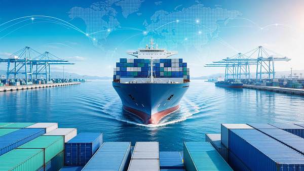 Auf der Asien-Europa-Route verkürzt sich die Transitzeit auf 12 Tage, und die CO₂-Abgabe wird gleichzeitig vorab eingezogen und umgesetzt.
