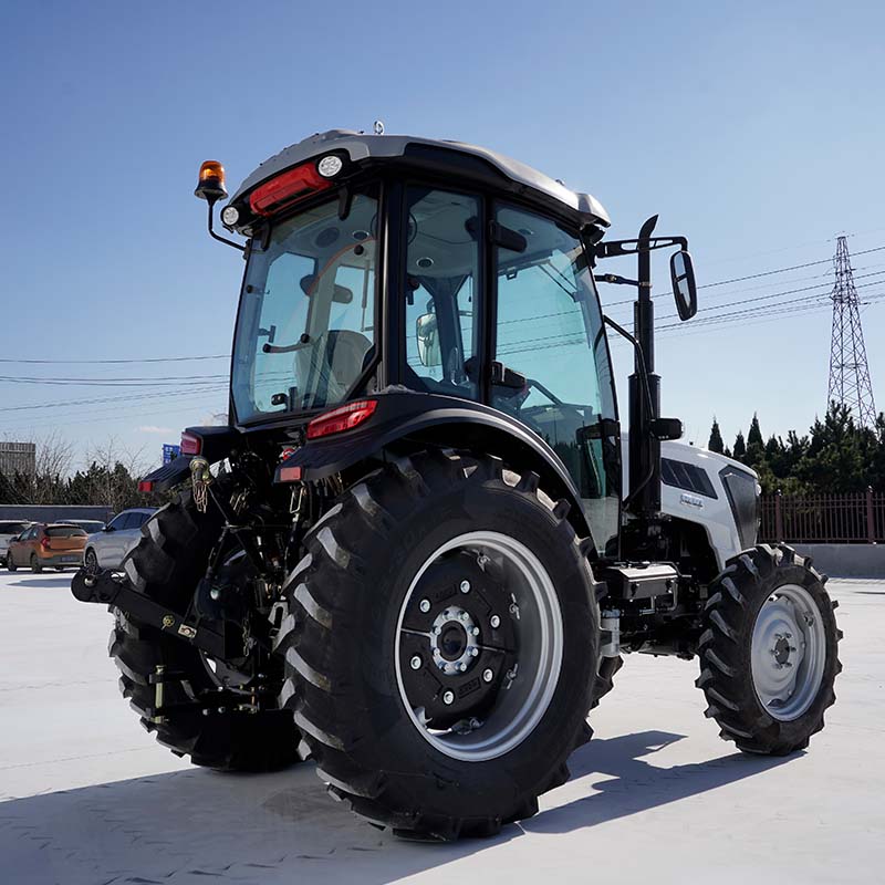 LR904 Tractor