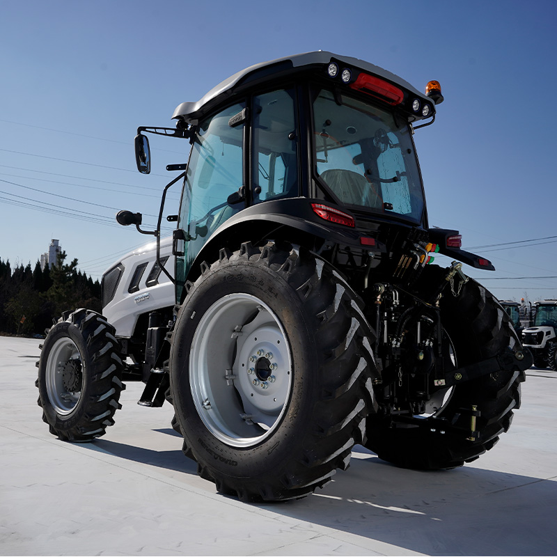 LR1004 Tractor