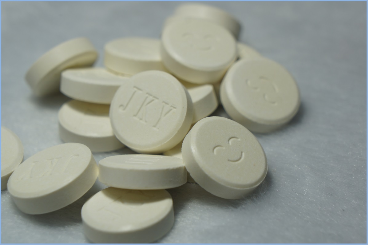 Colostrum powder chewable tablet