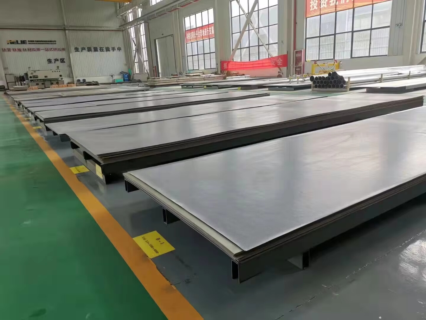 Titanium Plates vs. Steel Plates: Choosing Your Fighter in the Metals Arena