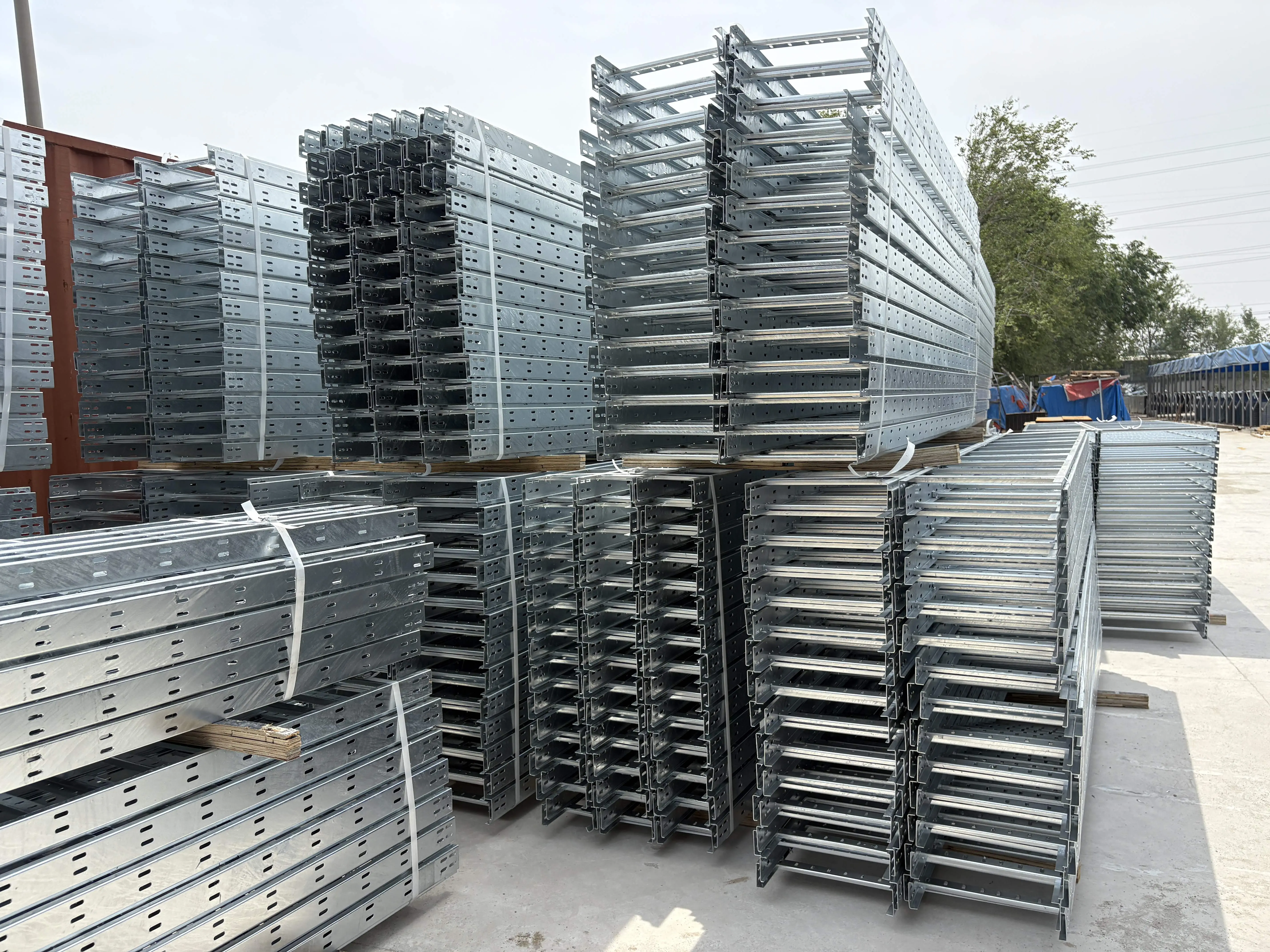 Aluminum profile grove