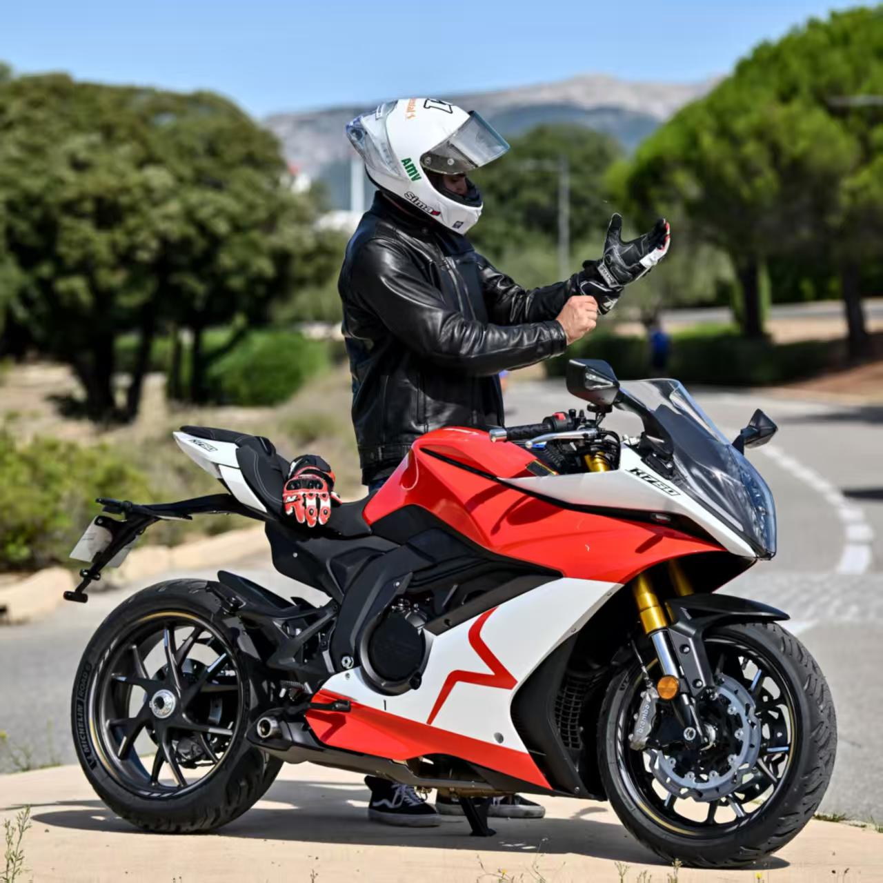 K750GS