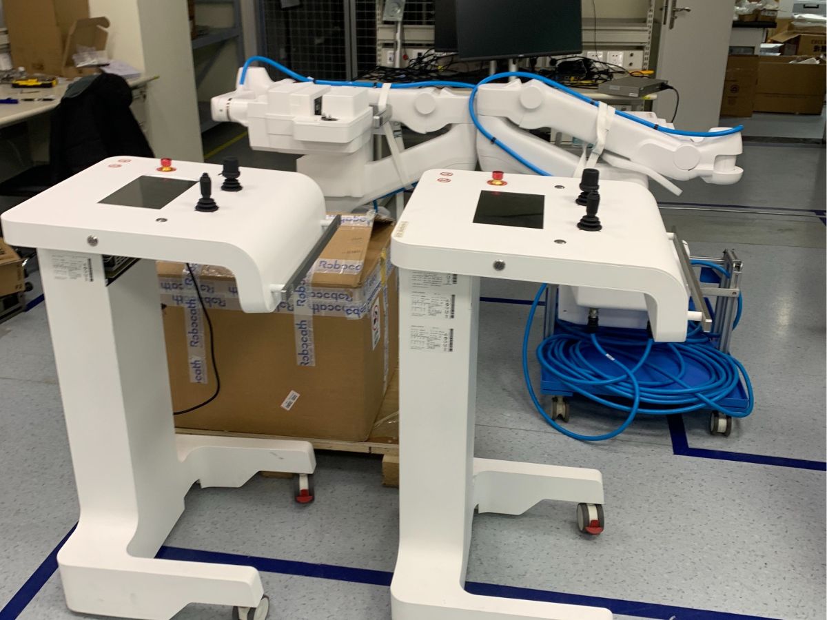 Entraînements harmoniques pour robots d'intervention vasculaire