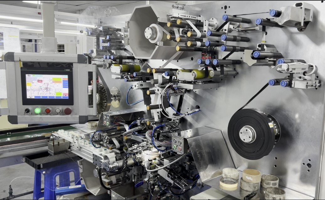 Moteur à entraînement direct pour machines de bobinage de batteries