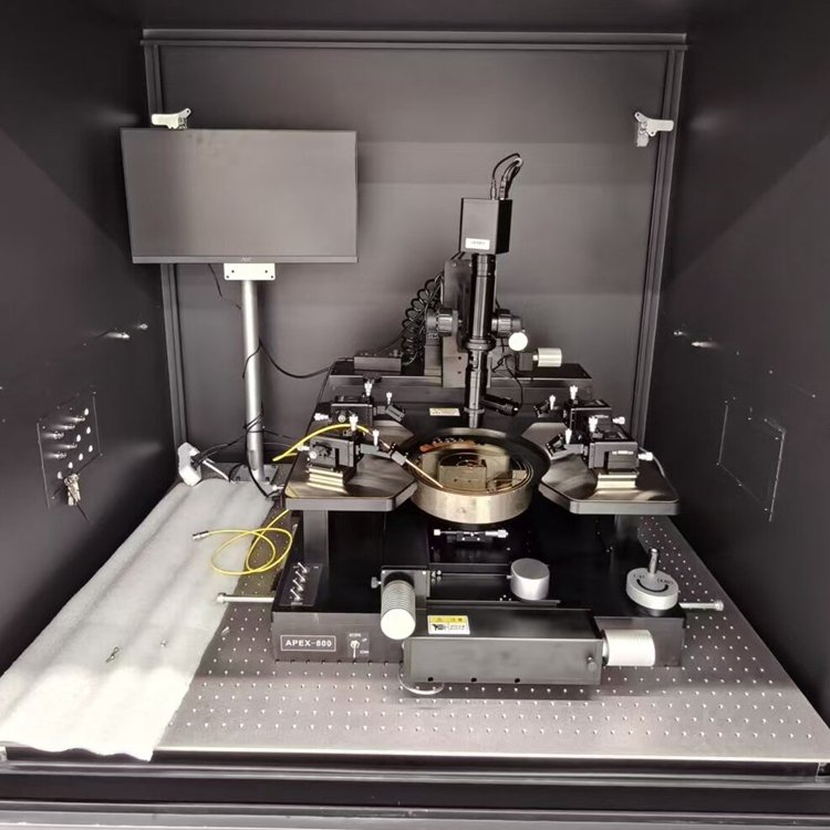 Module à moteur linéaire pour les équipements de test de wafers