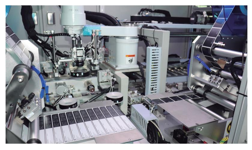 máquina de automatización con actuador rotativo armónico