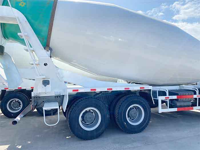 Howo 8x4 concrete mixer truck mixing drum designed for heavy duty concrete transport Howo 8x4 concrete mixer truck mixing drum designed for heavy duty concrete transport