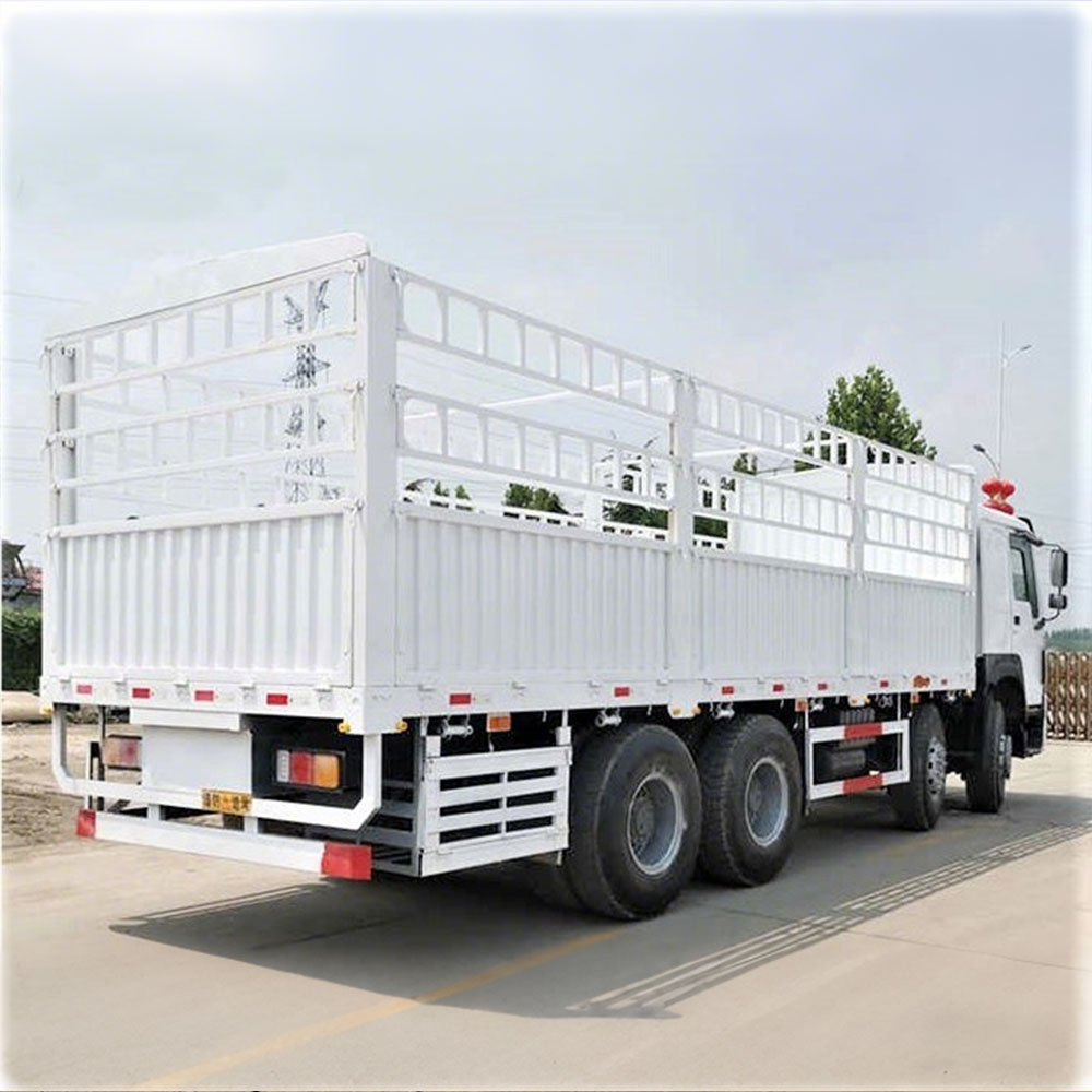 Howo 375hp 8×4 Cargo Truck
