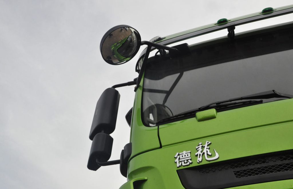 Shacman M3000 6x4 350HP dump truck Shacman M3000 6x4 350HP dump truck
