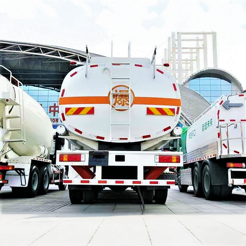 Shacman M3000 8×4 Fuel Tank Truck