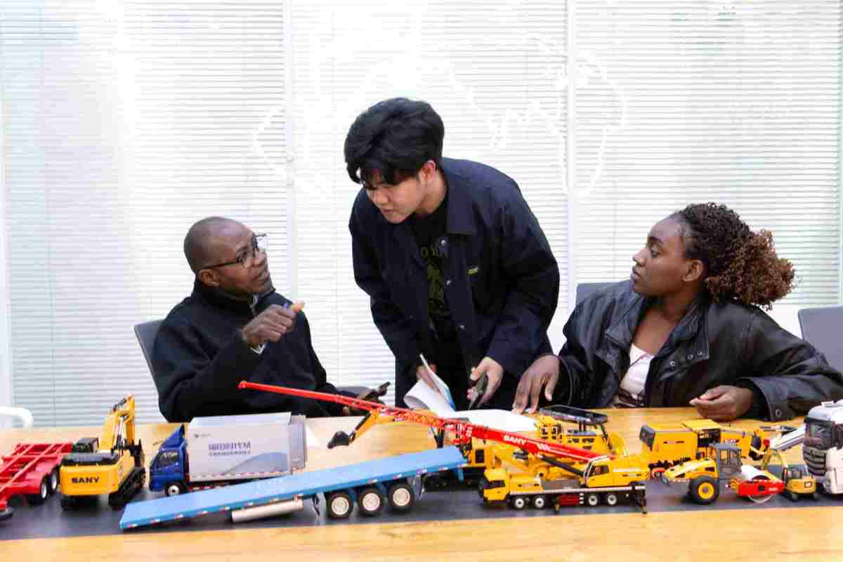 Why DR Congo Clients Choose ZW for New Shacman Dump Trucks