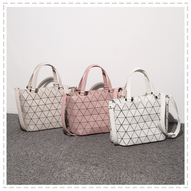 Japanese Geometry Versatile Shoulder Bag Texture Large Capacity Matte Crystal Bag Fashion Diamond Grid Handheld Diagonal Water Bucket Bag