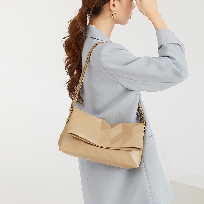 Fashion niche bag for women 2025 new summer diamond grid chain underarm women's bag pleated Korean version single shoulder diagonal cross bag