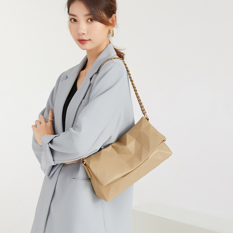 Fashion niche bag for women 2025 new summer diamond grid chain underarm women's bag pleated Korean version single shoulder diagonal cross bag