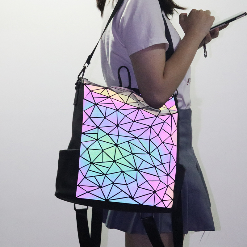 Shoulder bag 2025 new trend backpack men's and women's geometric diamond grid luminous bag Japanese and Korean versatile personalized travel bag