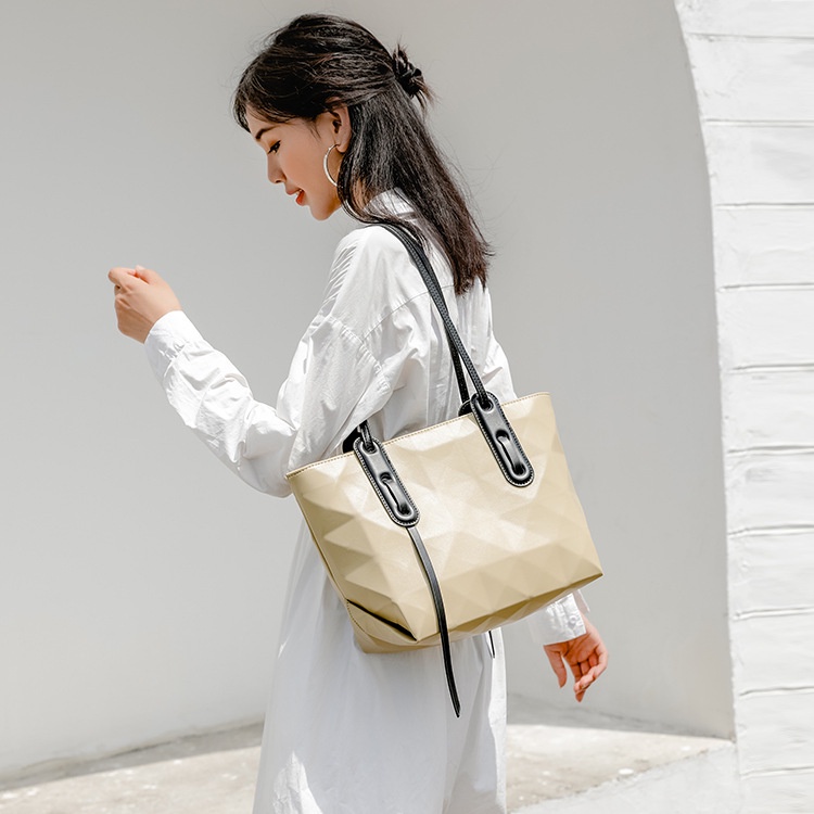 Geometry Handbag 2025 New Bag Large Capacity Lingge Tote Bag Simple Commuter Trendy Single Shoulder Underarm Women's Bag