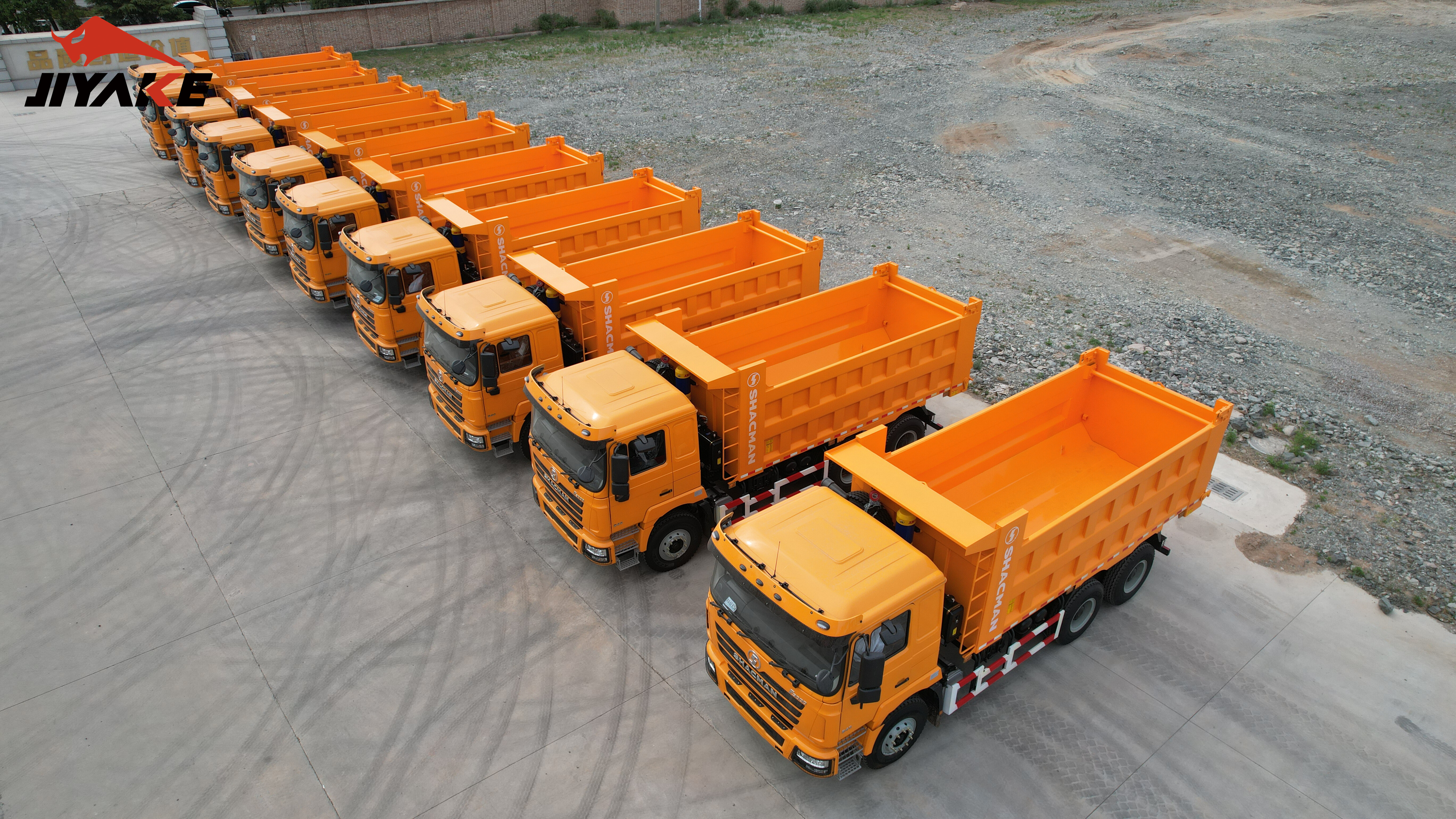 2025 Shandong Jiyake livre 10 camions bennes Shacman en Tanzanie