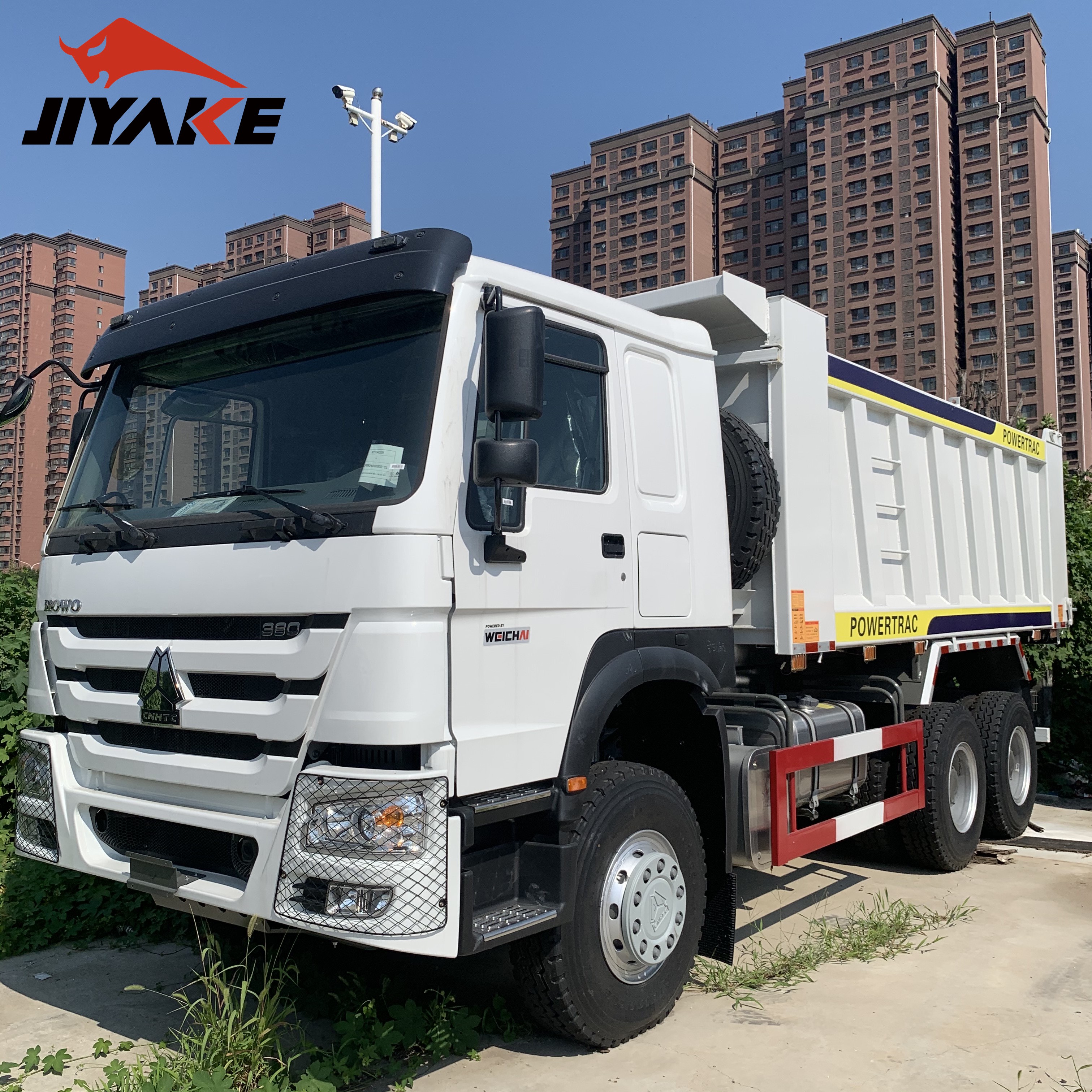 Camion-benne 6x4 de 380 ch
