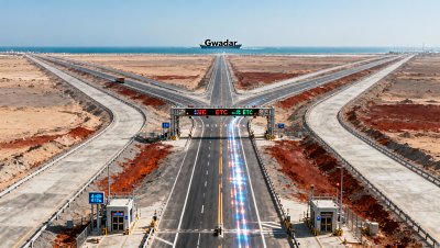 Pakistan Activates 6 Land Freight Corridors to Iran