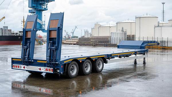Low Bed Trailer Export with Waterproof Features: What Buyers Often Miss