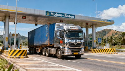 China-Laos Cross-Border Heavy Truck Transport Pilot Launched