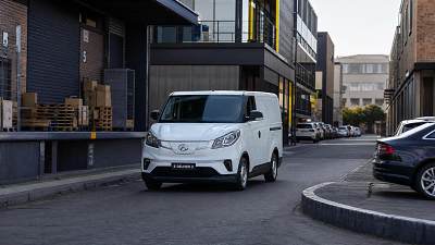 Best Light Commercial Vehicle for Urban Delivery in Tight City Routes