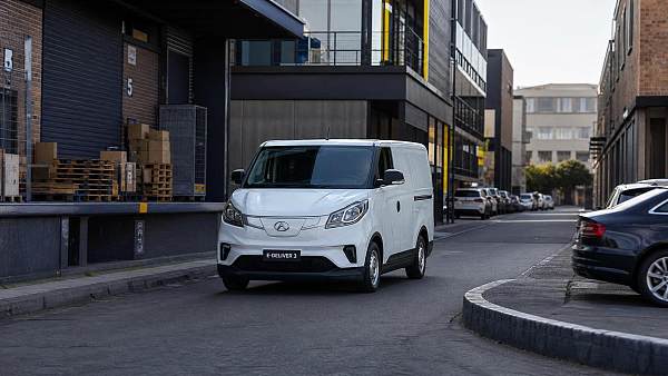 Best Light Commercial Vehicle for Urban Delivery in Tight City Routes