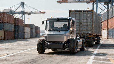 XCMG Unveils Cabless L4 Autonomous Electric Yard Truck Concept