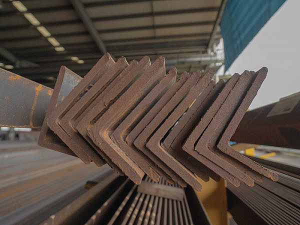 Best selling construction equal SS400-SS540 series black angle steel bar