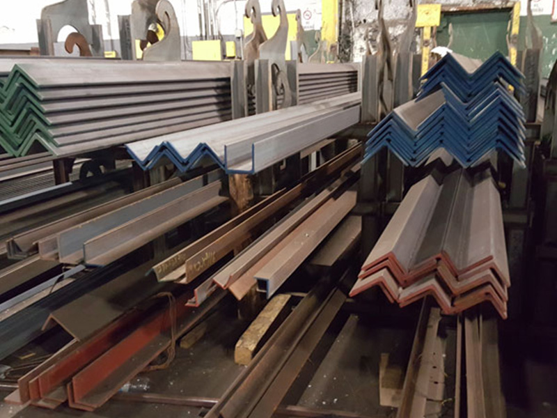 High Quality Q235 Carbon Galvanized Flat Steel Bars L Shaped Steel Angle Price for Construction Structure