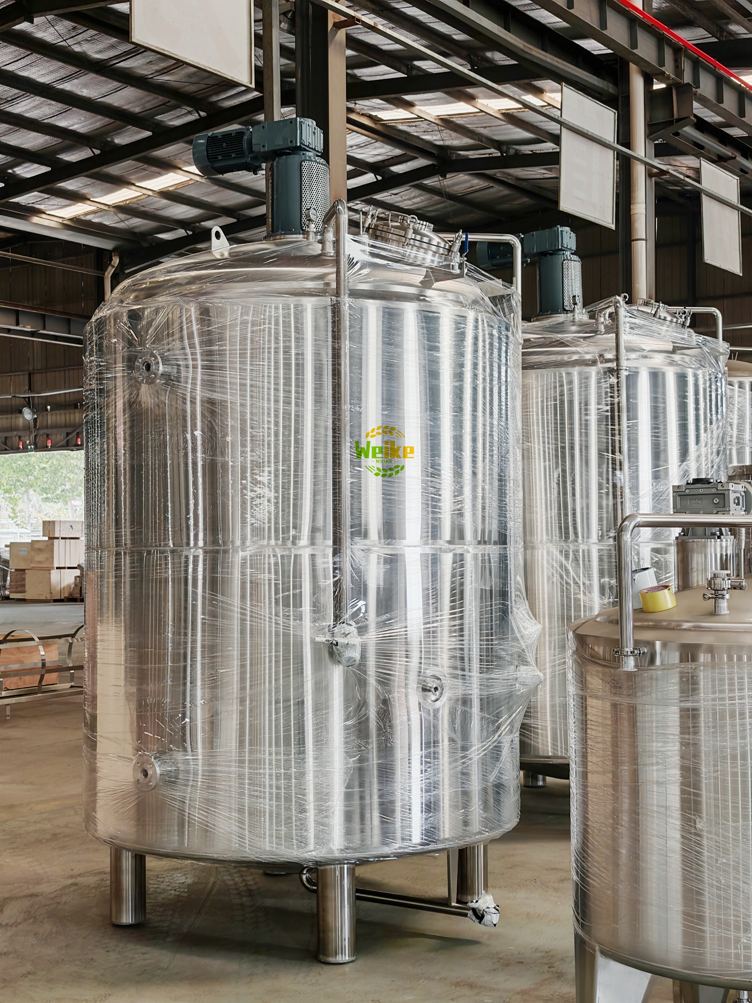 Why Your Beverage Mixing Tank Creates Foam—and How to Reduce It