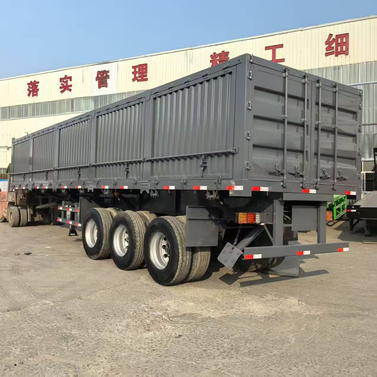 3 Axles 4 Axles 50-80 Tons Bulk Cargo Cattle Transport High Wall Fence Truck Semi Livestock Trailer 3 Axles 4 Axles 50-80 Tons Bulk Cargo Cattle Transport High Wall Fence Truck Semi Livestock Trailer