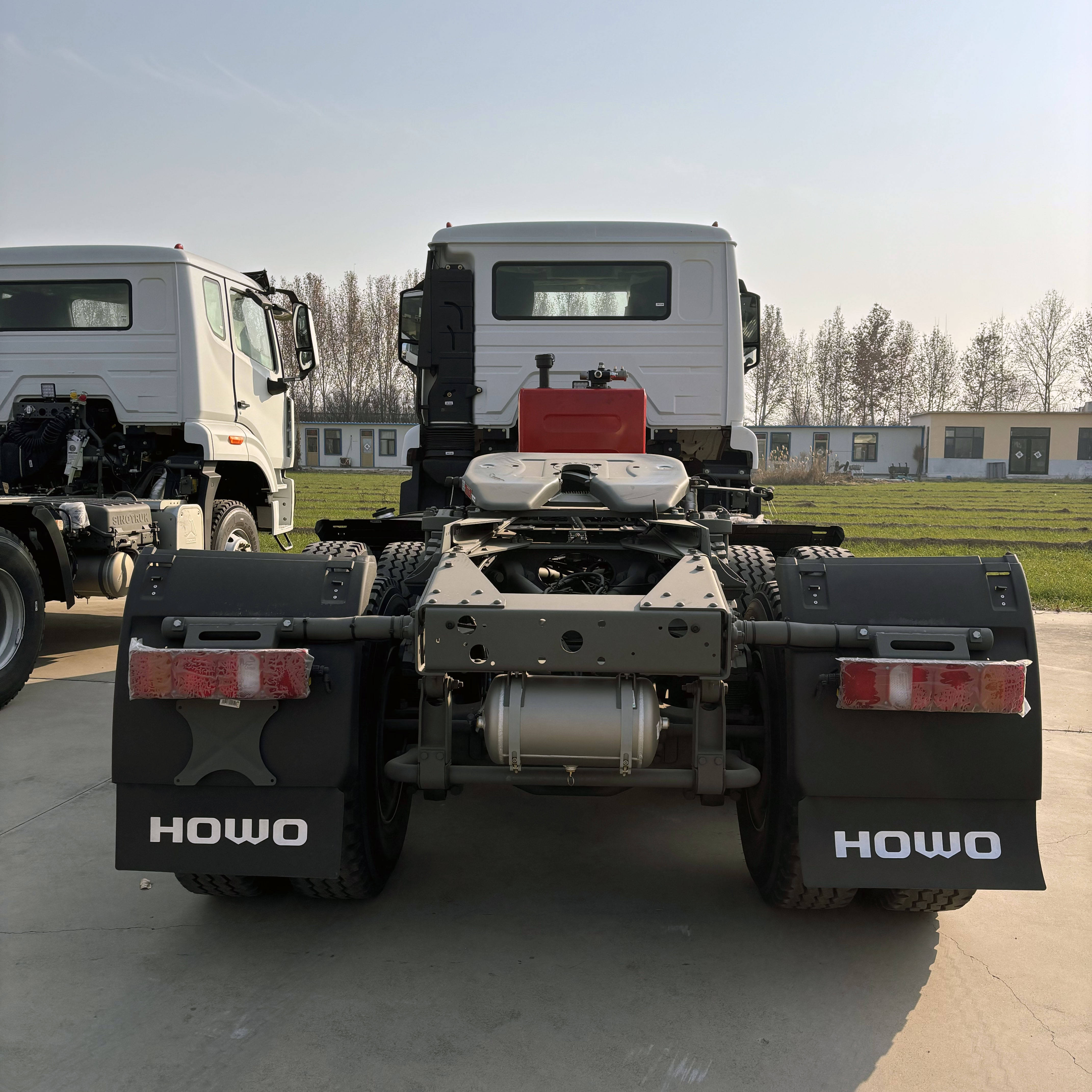 Sinotruk Howo NX 6x4 Used Tractor Trailer Head Truck