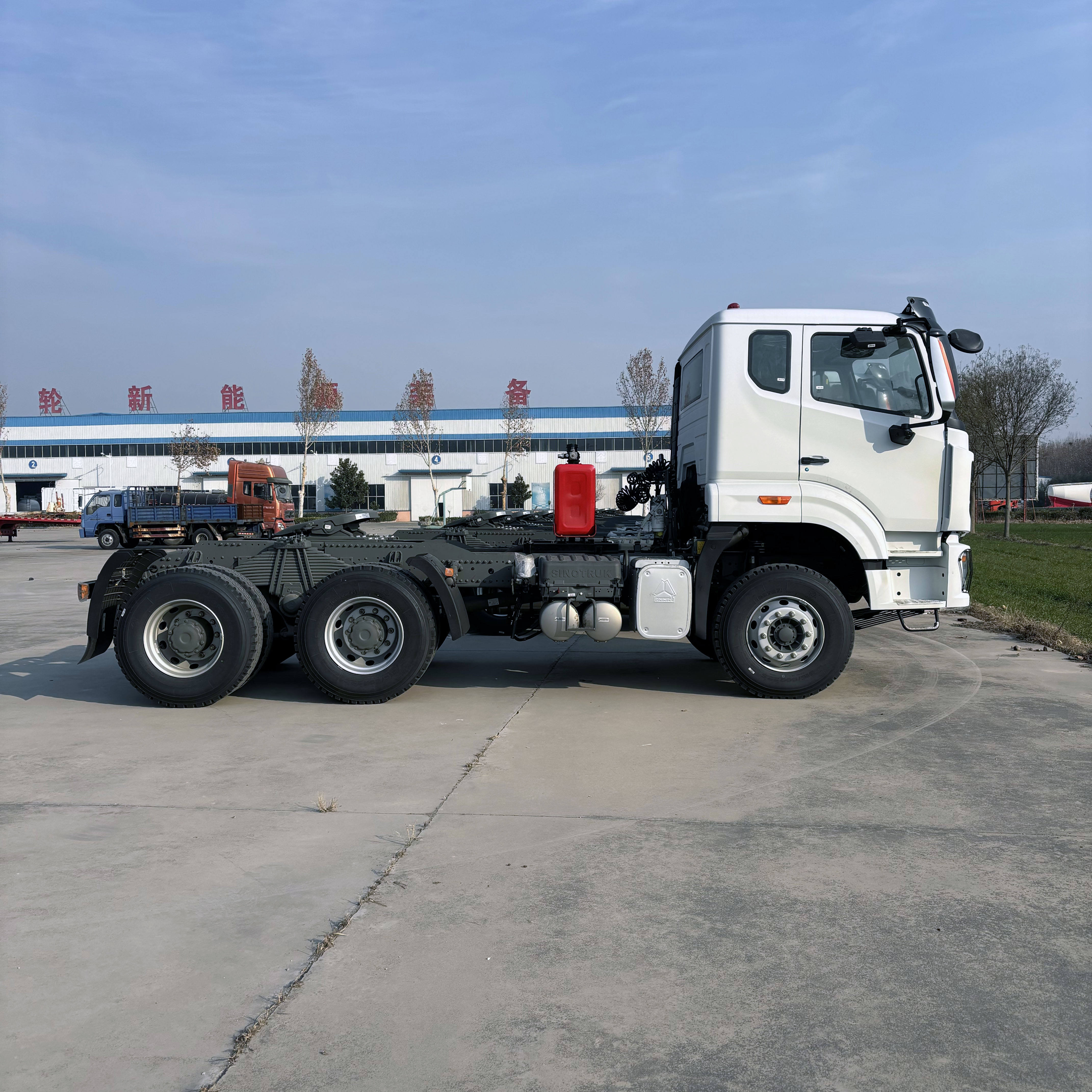 Sinotruk Howo NX 6x4 Used Tractor Trailer Head Truck